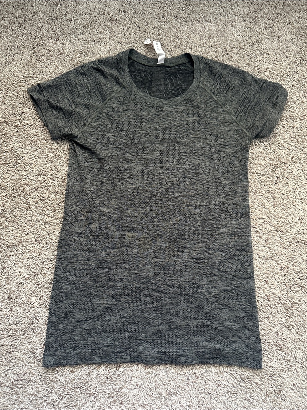 Lululemon Swiftly Tech Short Sleeve top size 8